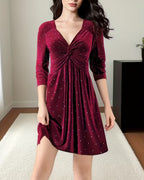 Daria | Welurowa Sukienka w Groszki z Dekoltem w Serek