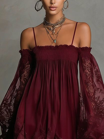 Noemi | Robe mini en chiffon bleu marine avec décolleté off-shoulder, bordures en dentelle et manches transparentes