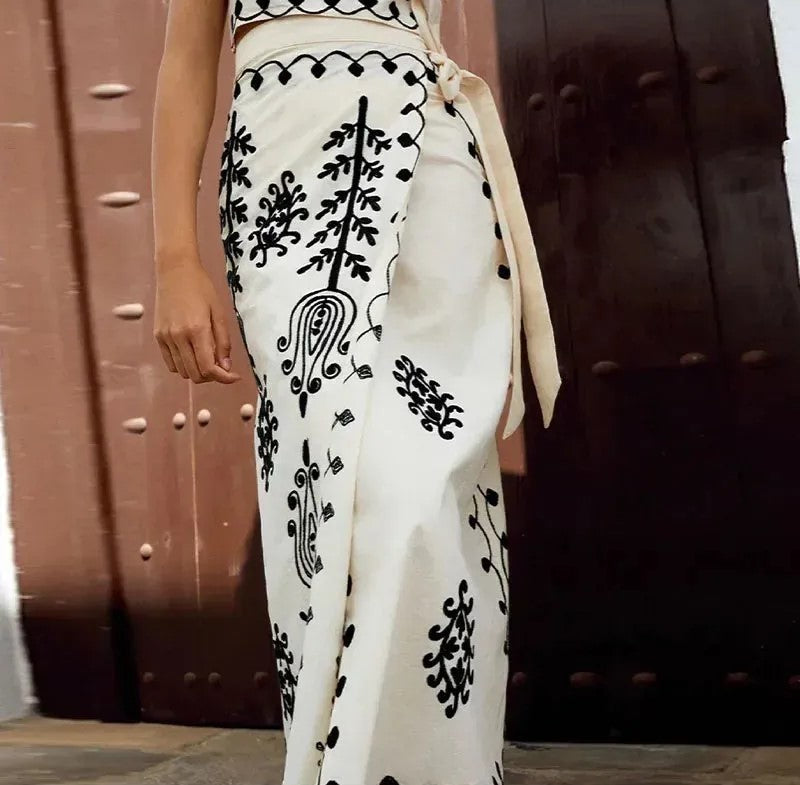 Bluma | Conjunto de blusa y falda con estampado floral