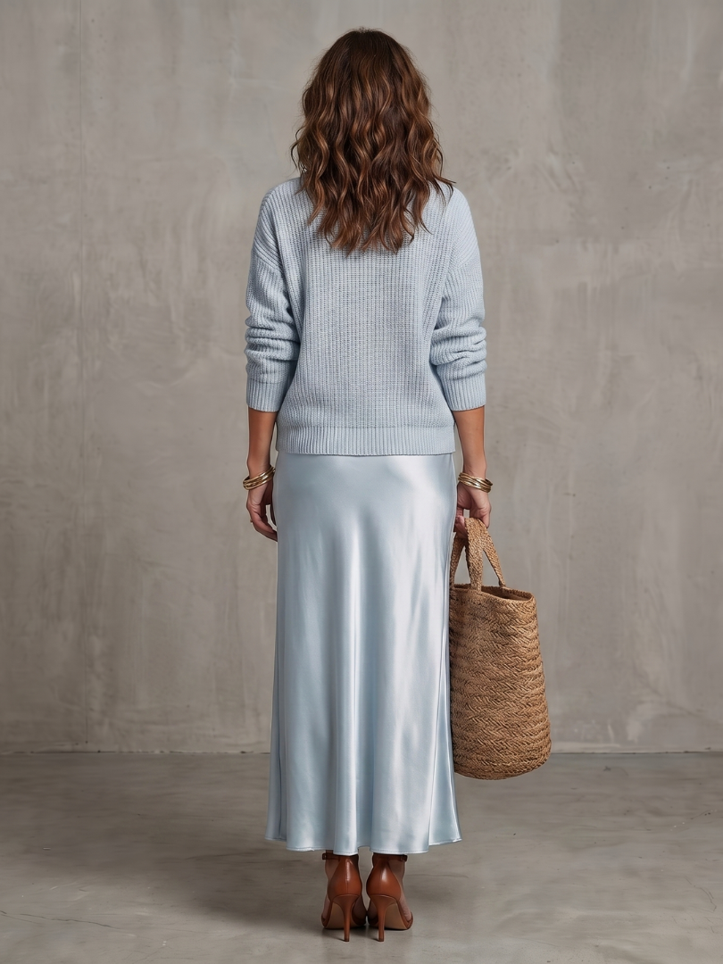 Luciana | Jupe en Satin Biais avec Ensemble en Maille