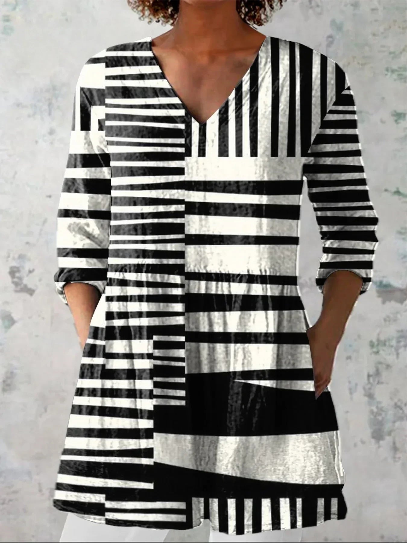 Chemise décontractée en lin pour femmes avec motif abstrait imprimé et décolleté en V
