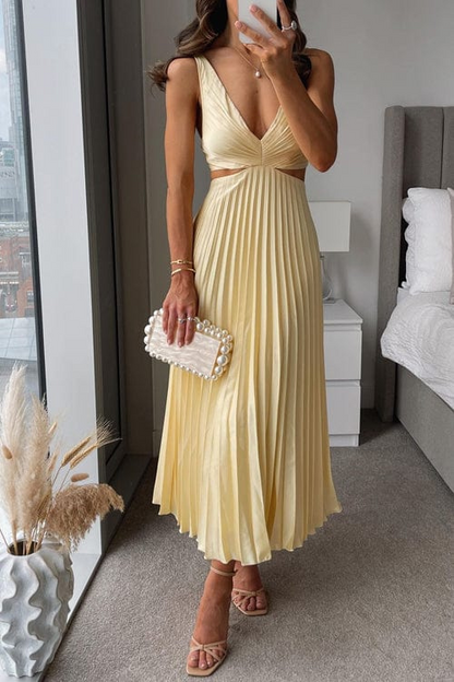 Sabine | Pleated Dress with Tailored Cut