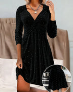 Daria | Welurowa Sukienka w Groszki z Dekoltem w Serek