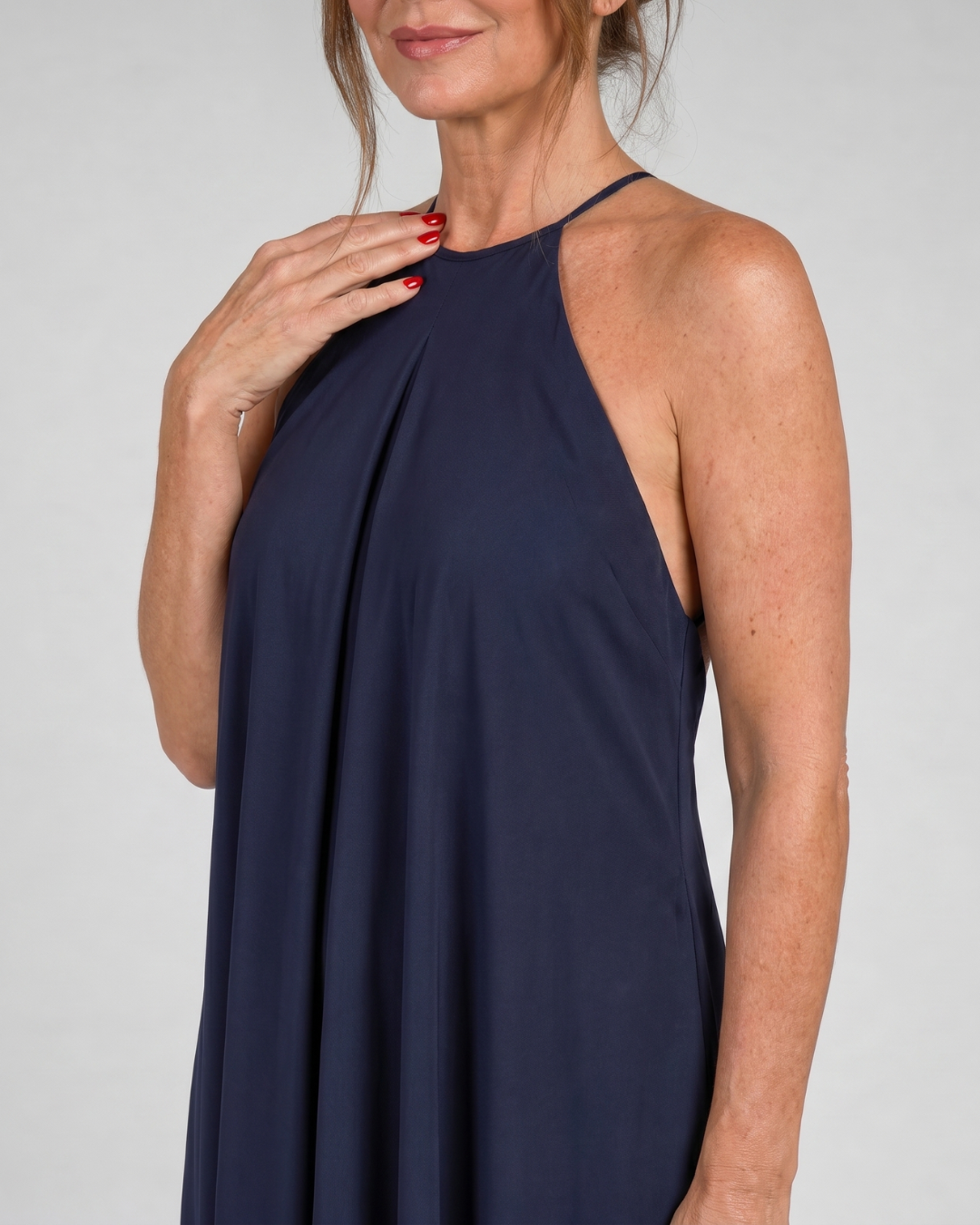 Shotle | Robe maxi fluide sans manches avec col doux