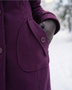 Olga | Wełniany płaszcz z kratkowanym kołnierzem