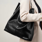 Nóvia | Minimalist Leather Tote Bag
