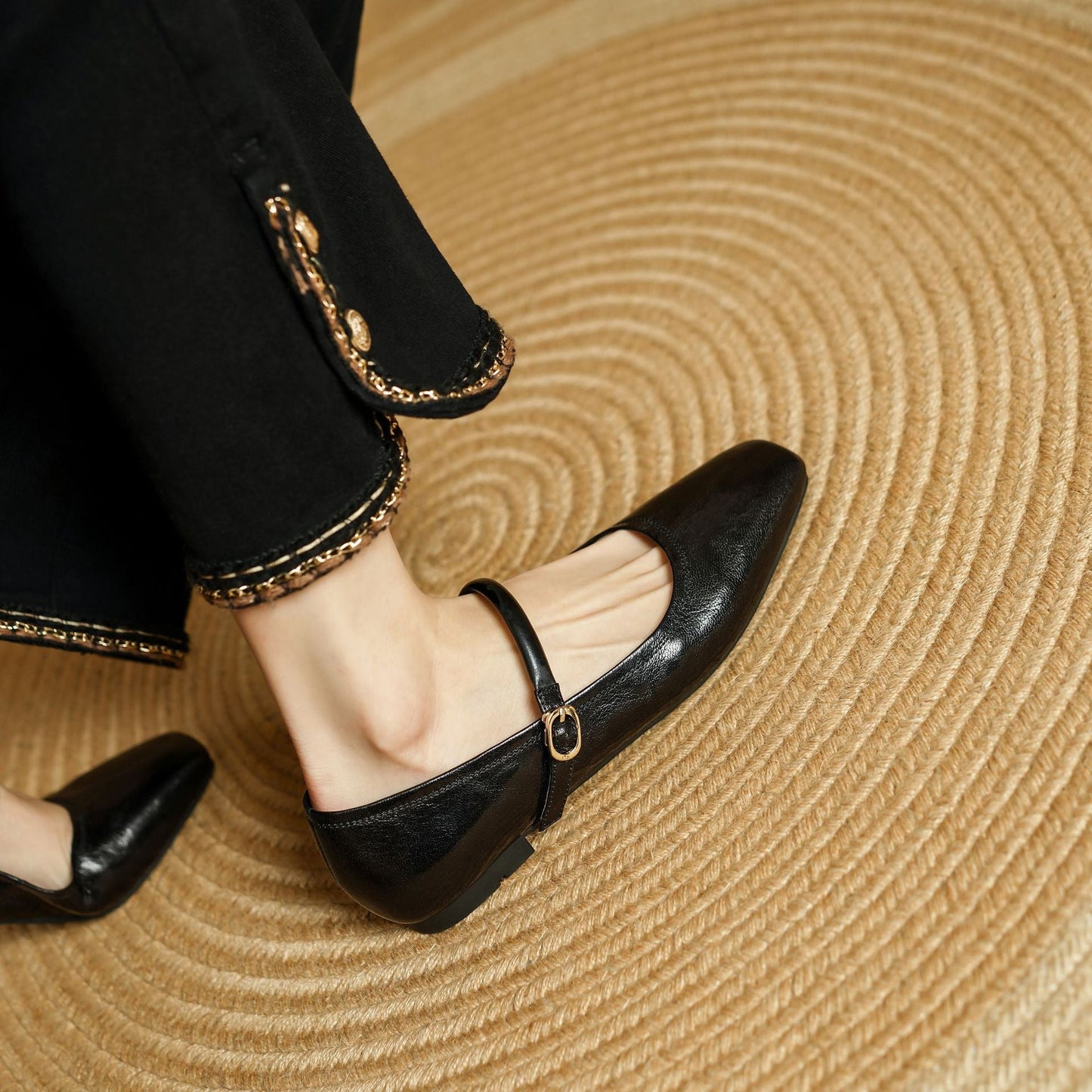 Islenne™ バックルストラップ フラットシューズ