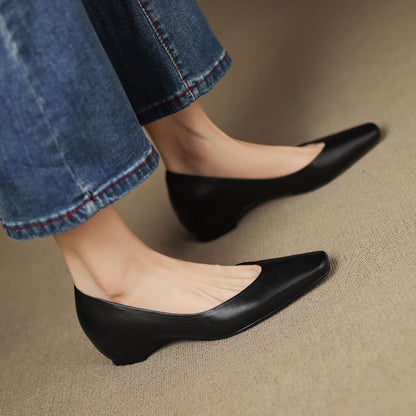 Norelle™ アーモンドトゥ ウェッジパンプス