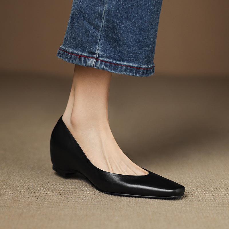 Norelle™ アーモンドトゥ ウェッジパンプス