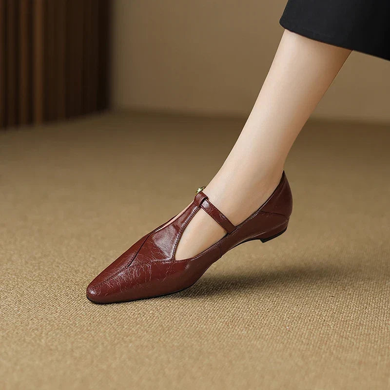 Tirelle™ Tストラップ フラットシューズ