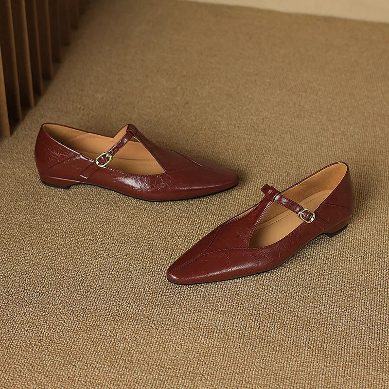 Tirelle™ Tストラップ フラットシューズ