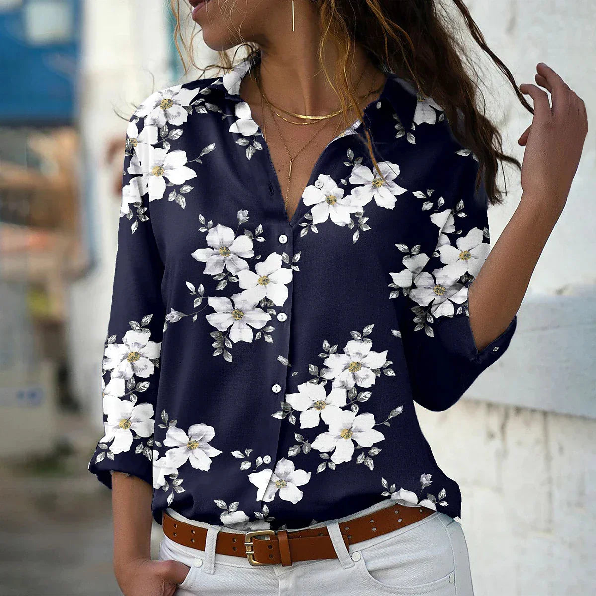 Isla – Airy Silhouette Blouse