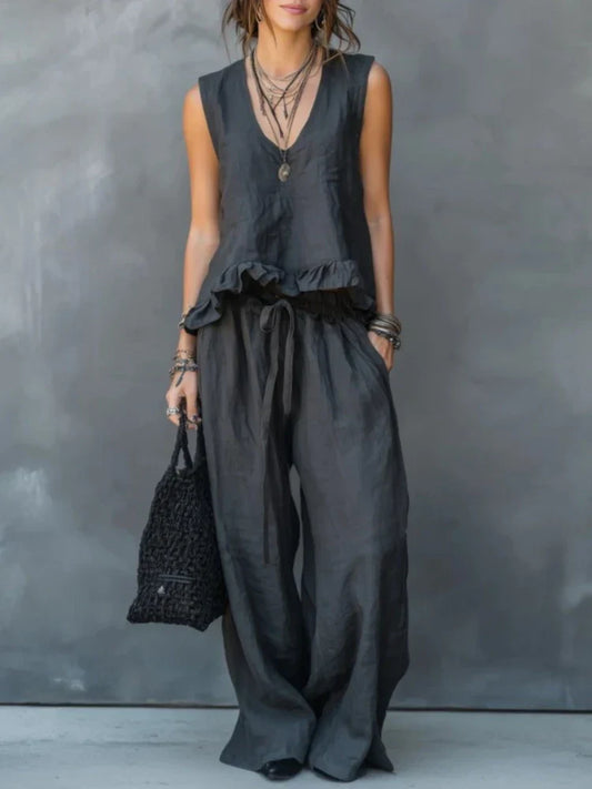 Clara | Two-Piece Pants Set with Sleeveless V-Neck Top and Ruffles