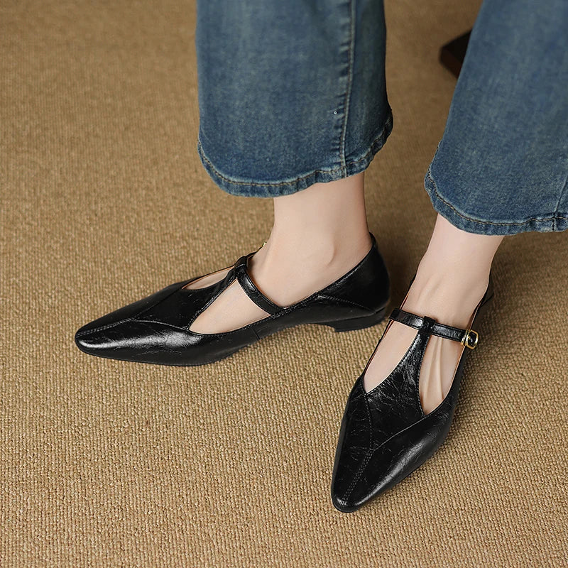 Tirelle™ Tストラップ フラットシューズ
