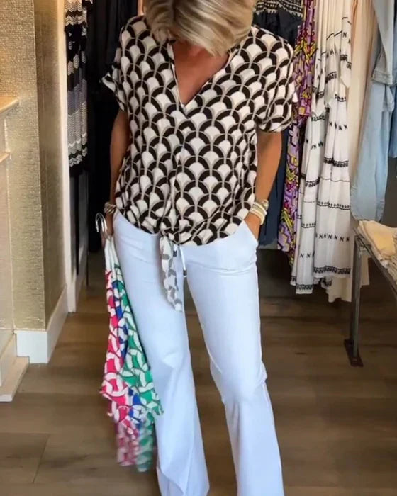 Amelia – Flowy Form Blouse